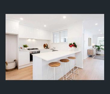 Modern 3 Bedroom Delight! - Photo 2