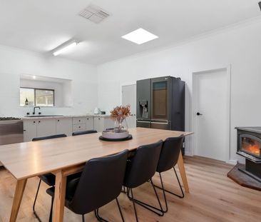 Charming Home with Huge Powered Shed, Spa Pool & Rear Lane Access - Photo 6