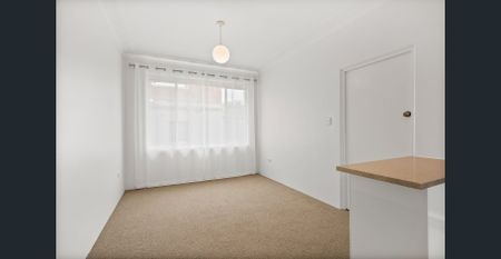 Central Convenience - Photo 3