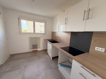 Location Appartement 3 pièces 66m² - Photo 5