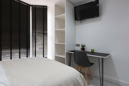 6 bedroom house to rent - Photo 4