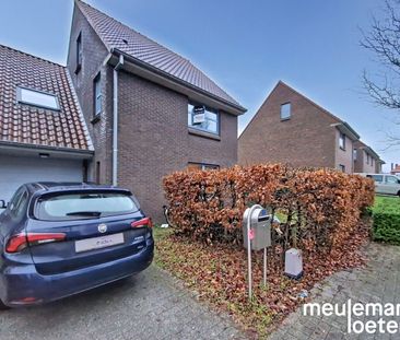 Ruime woning met drie slaapkamers, tuin en garage - Foto 2