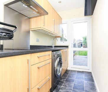 3 bedroom terraced house to rent - Photo 4