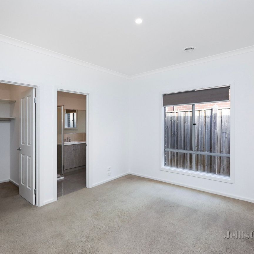 9 Said Parade, Tarneit - Photo 1