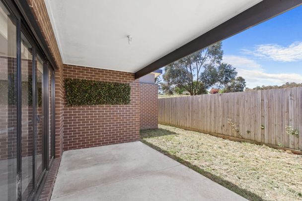 Modern Four Bedroom Home Near Ballarat Wildlife Park! - Photo 1