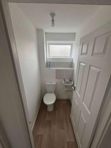 Pensford Drive, Eastbourne, BN23 - Photo 4