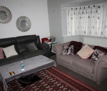 3 bedroom semi-detached house to rent - Photo 6