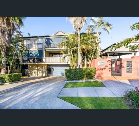 6/140 Pembroke Road, Coorparoo, Qld 4151 - Photo 2