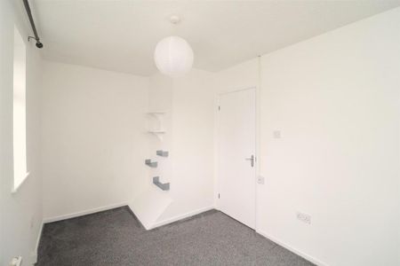 2 bedroom semi-detached house to rent - Photo 3