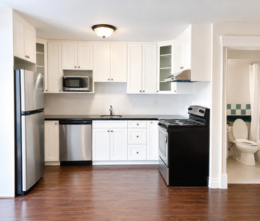 2 bd House for Rent in Vancouver, BC - Photo 1