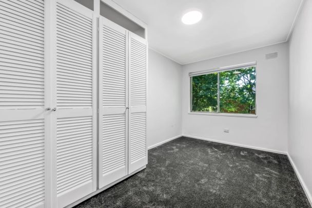 Freshly Updated North Melbourne Apartment – Inspection a Must - Photo 1