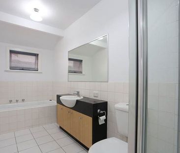 6/135 Locksley Road, Eaglemont VIC 3084 - Townhouse For Rent | Domain - Photo 6