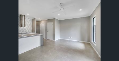 Modern Living in an Urban Oasis - Photo 2