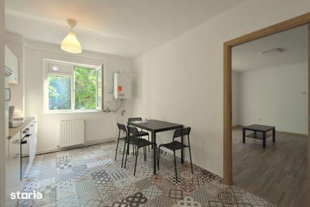 Apartament 3 camere - de inchiriat - zona Iulius Town - Fotografie 2