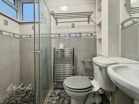 4 bedroom semi-detached house to rent - Photo 5