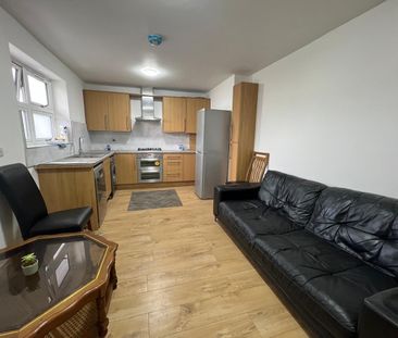 1 Bed Flat, St. Marys Road, IG1 - Photo 3