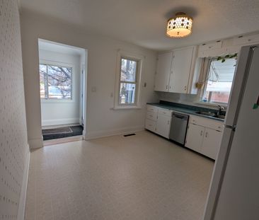 For Lease - 44 Macdonald Street, Arnprior, Ontario - Photo 4
