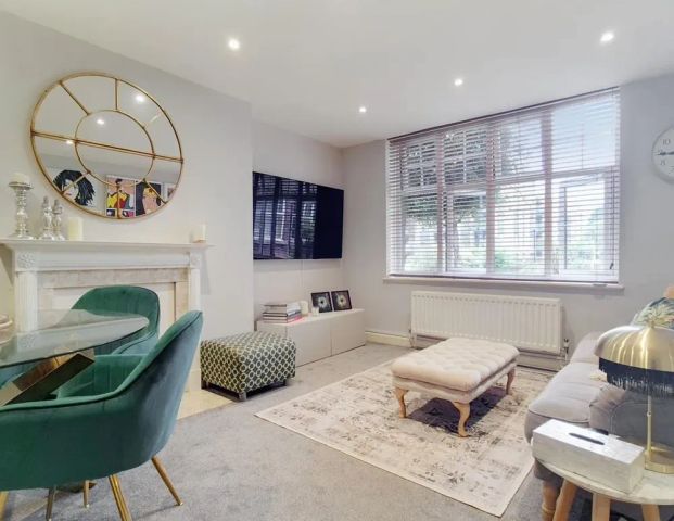 3 bedroom apartment to rent in Kings Avenue, Clapham, London, SW4 - Photo 1