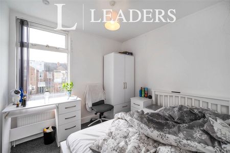 5 bedroom house to rent Wheatstone Road, Southsea, PO4 - Photo 4