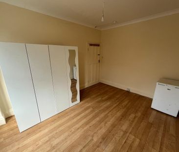 House share to rent - Photo 1