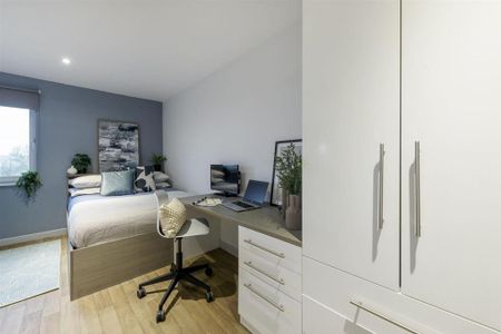 1 bedroom in a flat share to rent - Photo 5