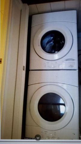 181 Village Green Square #611 - Photo 3