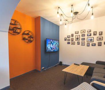 4 bedroom semi-detached house to rent - Photo 3