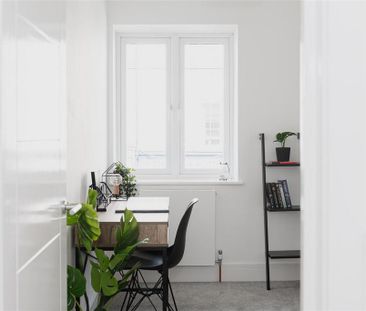 2 bedroom semi-detached house to rent - Photo 5