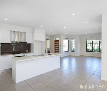 Modern Style Meets Prime Braybrook Location - Photo 2