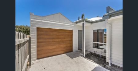 Three Bedroom, Two Bathroom, One Car - Photo 5