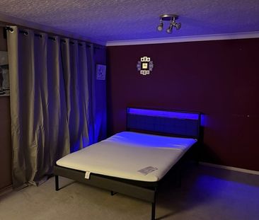 Room in a Shared Flat, Billet Rd, E17 - Photo 6