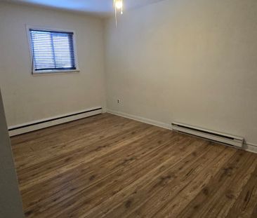 For Lease - 63 Donald Street Unit# 5, Belleville, Ontario - Photo 4