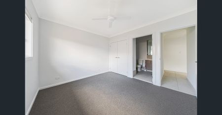 5 Bedroom Home With Solar - Photo 4