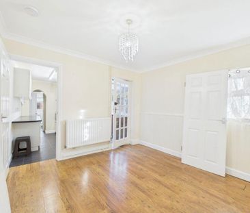 3 bedroom terraced house to rent - Photo 4
