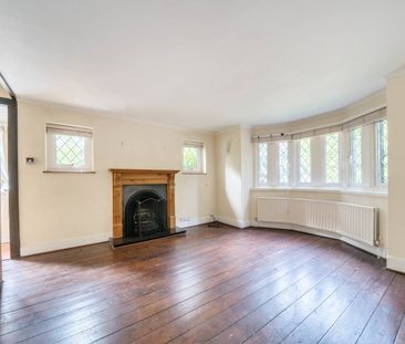 Detached House to rent - Holwood Park Avenue, Orpington, BR6 - Photo 2