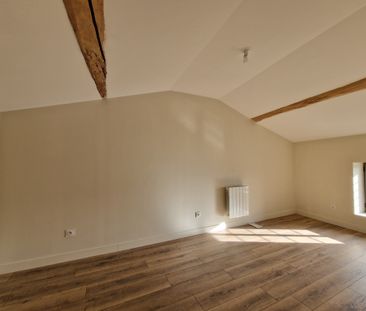 Location Appartement 4 pièces 75m² CAILLOUX SUR FONTAINES 69270 - Photo 2