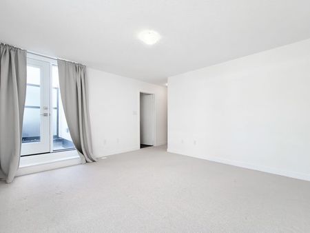 For Lease - 4020 Parkside Village Drive Unit# 2, Mississauga, Ontario - Photo 2