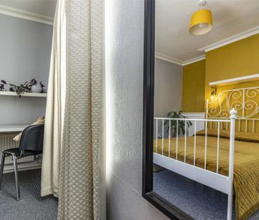 3 bedroom terraced house to rent - Photo 3