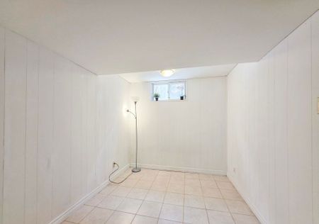 For Lease - 3 Cloebury Court Unit# Basement, Toronto, Ontario - Photo 4