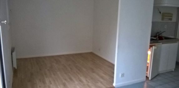 Location Appartement 1 pièce 32m² - Photo 2