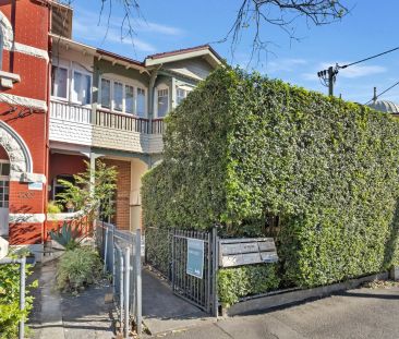 Period Charm + Modern Amenity - Photo 5