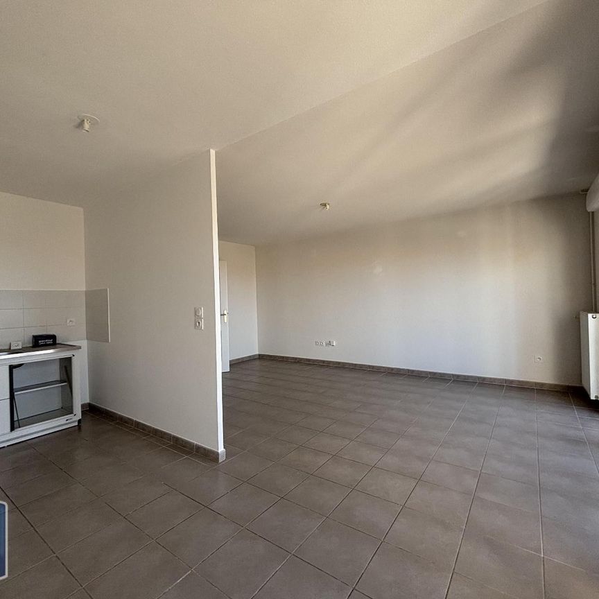 Location Appartement 3 pièces 69m² MARTIGUES 13500 - Photo 1