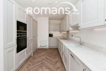 Spindle Avenue, Fleet, GU51 - Photo 2