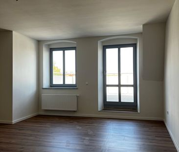 ERSTBEZUG - wunderschöne 3-Raum Altbauwohnung mit Dachterrasse - Photo 1