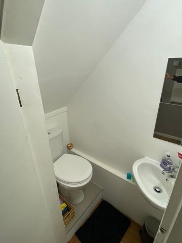 Room in a Shared Flat, Tooting Bec, SW17 - Photo 2