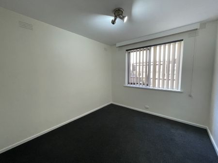 Ground Floor Apartment - Photo 2