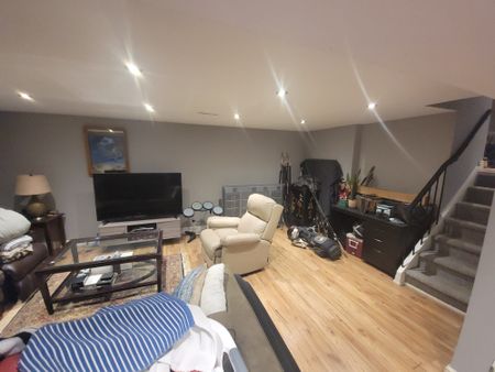 For Lease - 5486 Hixon Avenue, Burlington, Ontario - Photo 2