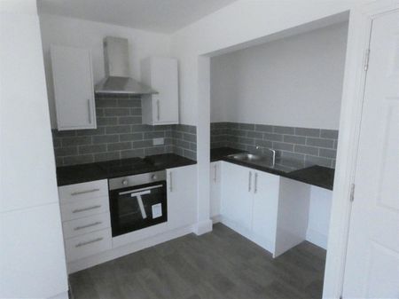 Talbot Road Flat 2 - Photo 2