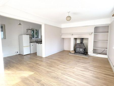 3 bedroom semi-detached house to rent - Photo 4