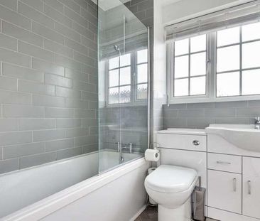 Sandalwood, Guildford, GU2 - Photo 2